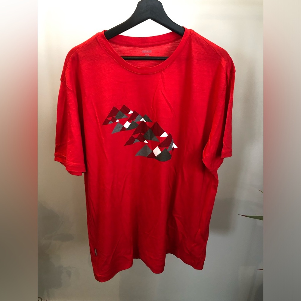 Icebreaker Red Short Sleeve Crew with Geometric Print